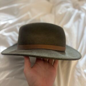 Buffalo Wool Co Green and Brown Hat. 80% wool 20% bison fiber. Looks new!